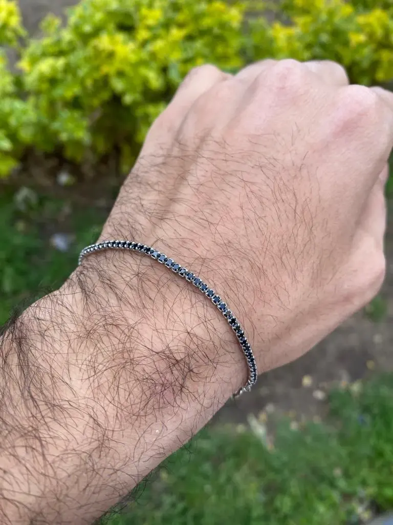 Tennis bracelet